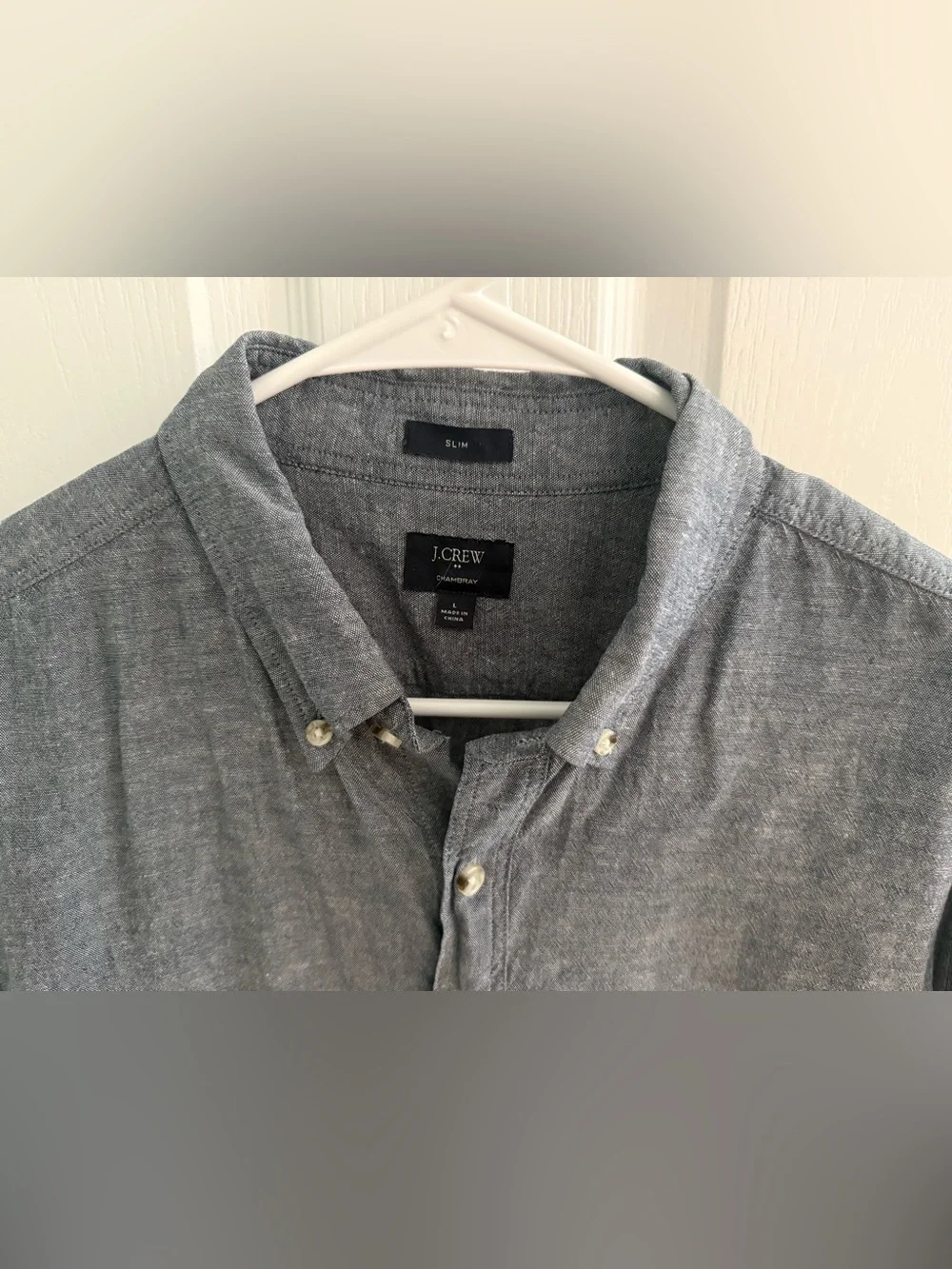 J. Crew Men’s Chambray Denim Slim Fit Button Down Collared Shirt - size Large